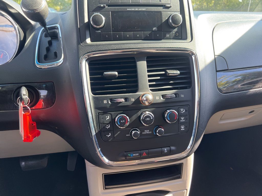 Thumbnail: 2016 Dodge Grand Caravan - 15