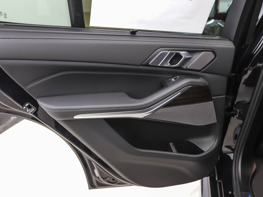 Thumbnail: 2026 BMW X5 - 20