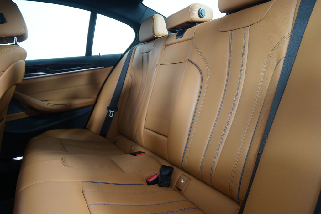 Thumbnail: 2023 BMW 5 Series - 16