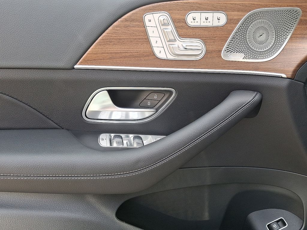 Thumbnail: 2026 Mercedes-Benz GLS - 11