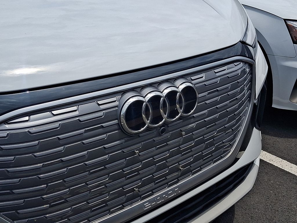 Thumbnail: 2023 Audi Q4 e-tron - 4