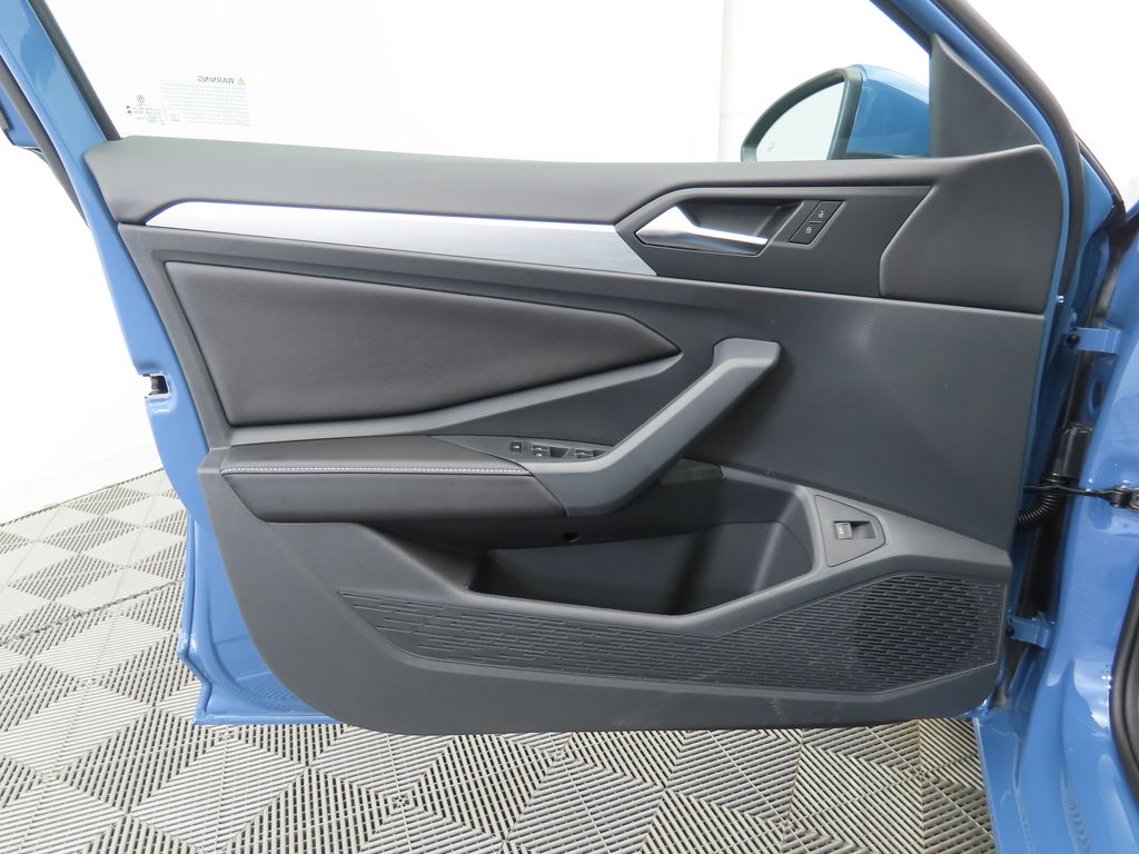 Thumbnail: 2025 Volkswagen Jetta - 24