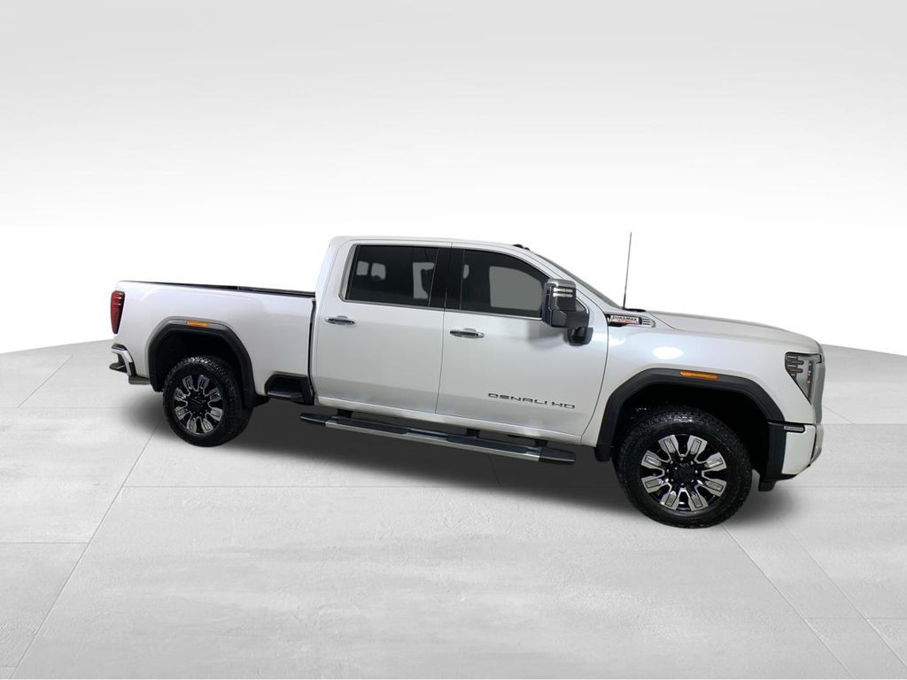 2025 GMC Sierra 2500HD Denali 8