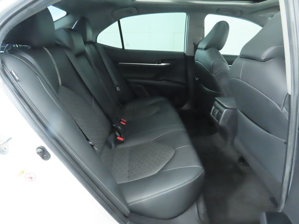 Thumbnail: 2019 Toyota Camry - 23