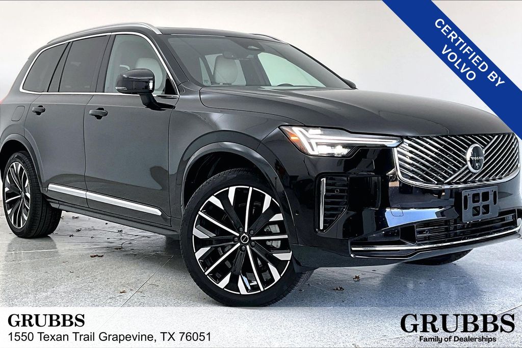 2025 Volvo XC90 B5 Plus Bright Theme 7-Passenger AWD