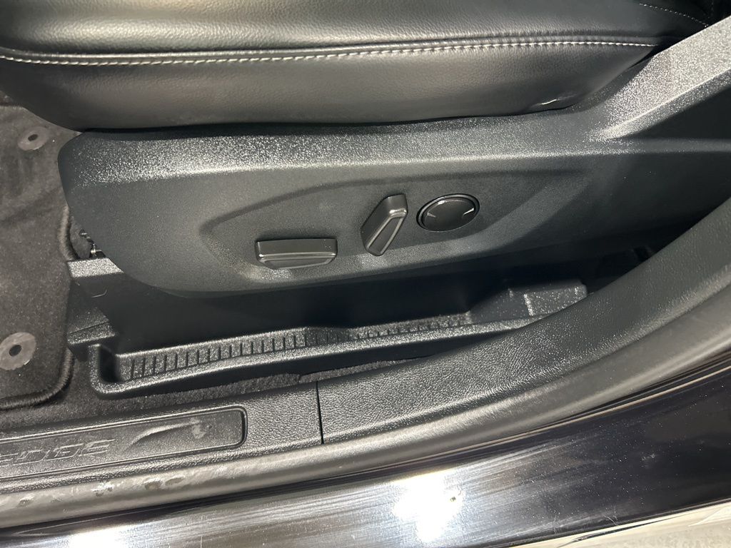 used 2024 Ford Edge car, priced at $28,637
