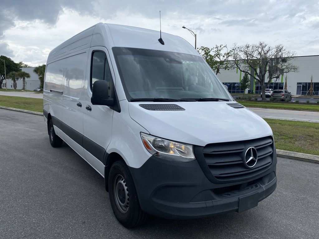 Mercedes-Benz Sprinter Cargo 2500 170 High Roof RWD