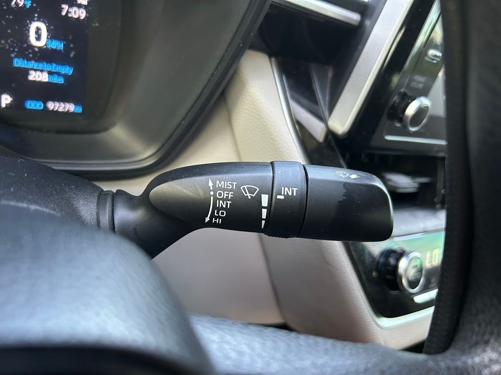 Thumbnail: 2021 Toyota Corolla - 20