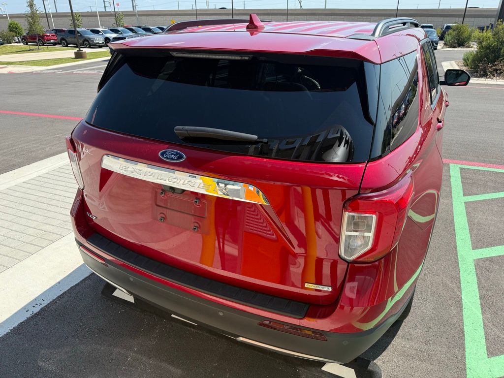 Thumbnail: 2020 Ford Explorer - 6