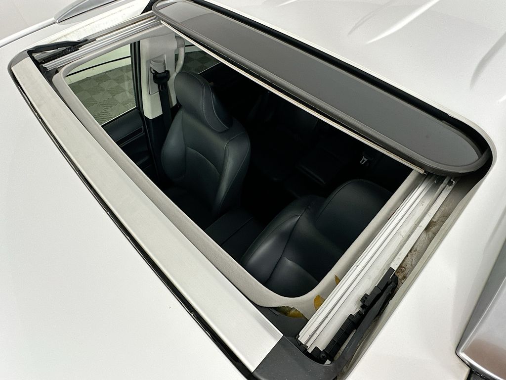 Thumbnail: 2014 Lexus GX - 21