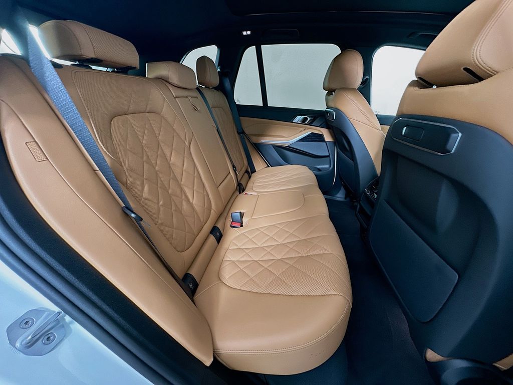 Thumbnail: 2025 BMW X5 - 28