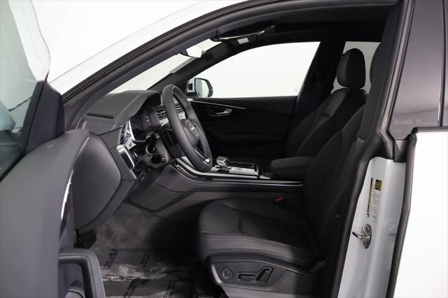 Thumbnail: 2026 Audi Q8 - 5