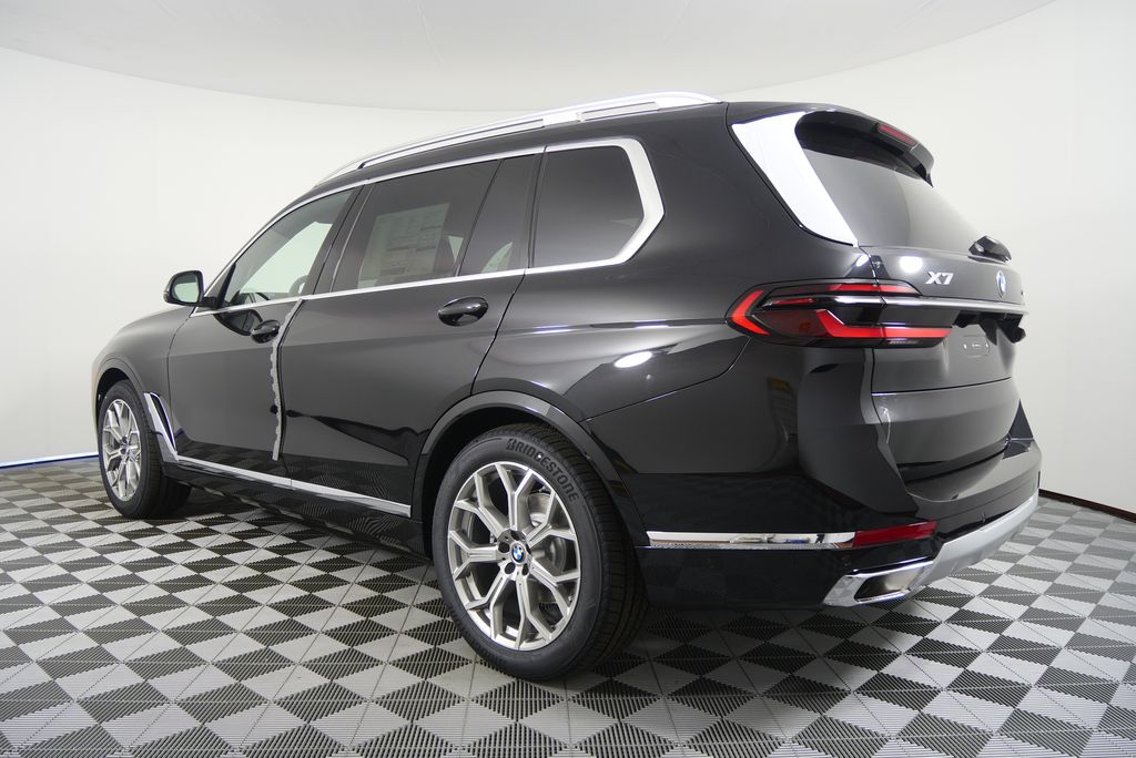 Thumbnail: 2026 BMW X7 - 5