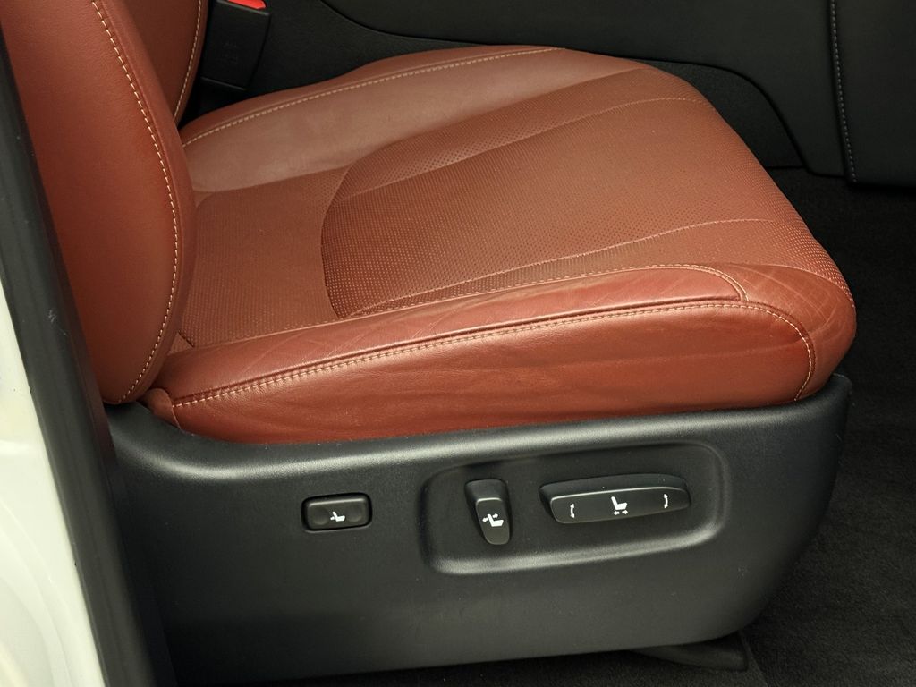 Thumbnail: 2021 Lexus LX - 22