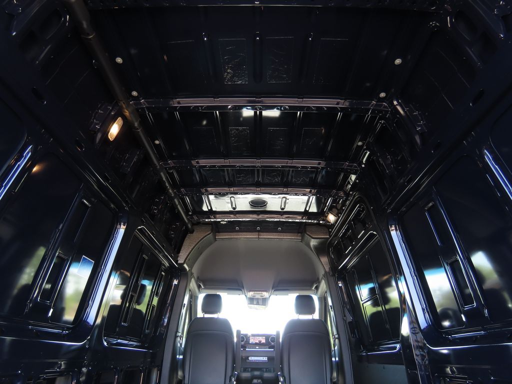 Thumbnail: 2025 Mercedes-Benz Sprinter - 30