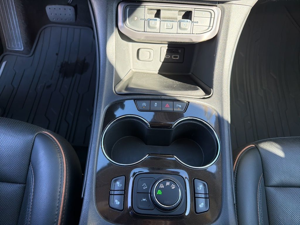 2022 GMC Acadia AWD AT4