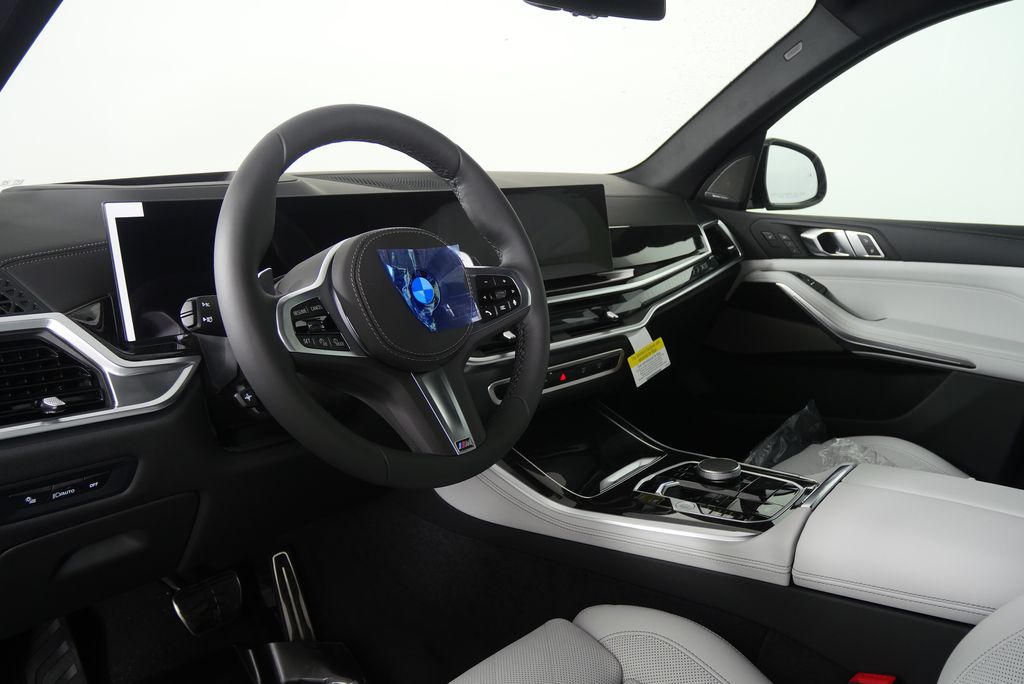 Thumbnail: 2026 BMW X5 - 13