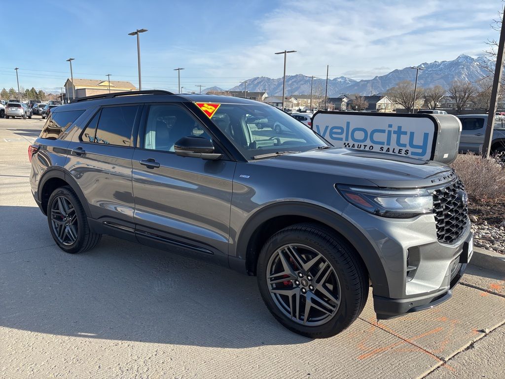 2025 Ford Explorer ST-Line AWD