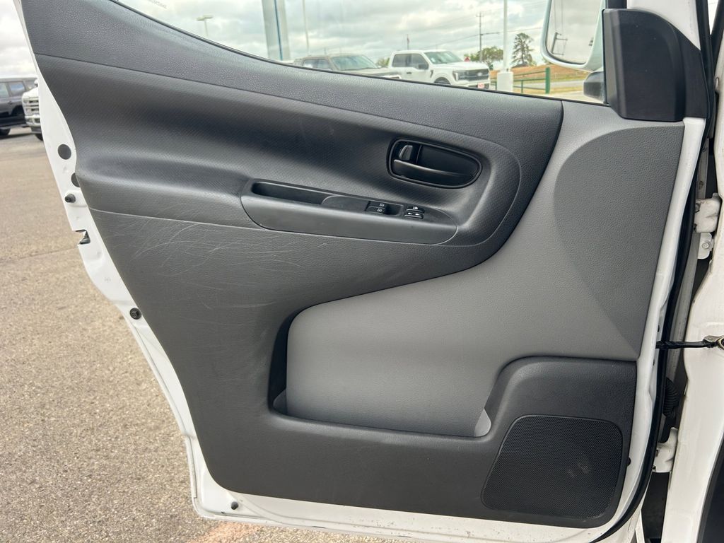 Used Car 2020 Nissan Nv200  Sv For Sale Under $20,000 In Floresville, Texas