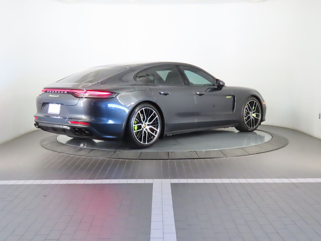 2022 Porsche Panamera E-Hybrid 4 5