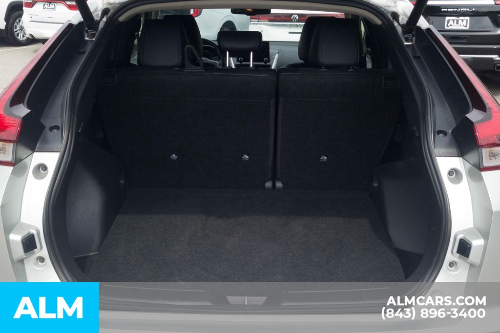 Used 2024 Blue Mitsubishi SE image 8