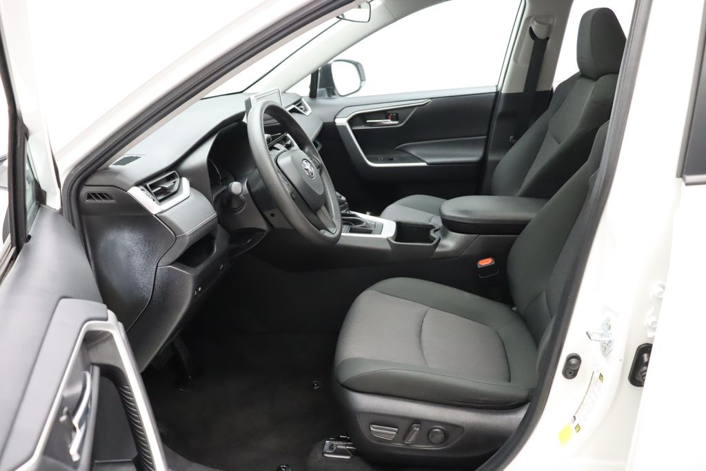 2024 Toyota RAV4 XLE 14