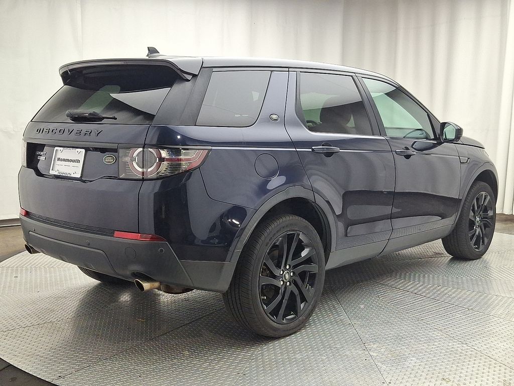 Thumbnail: 2016 Land Rover Discovery Sport - 4