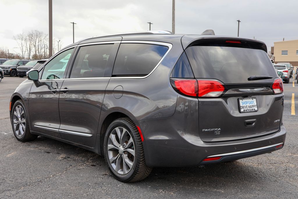 2019 Chrysler Pacifica Limited 11