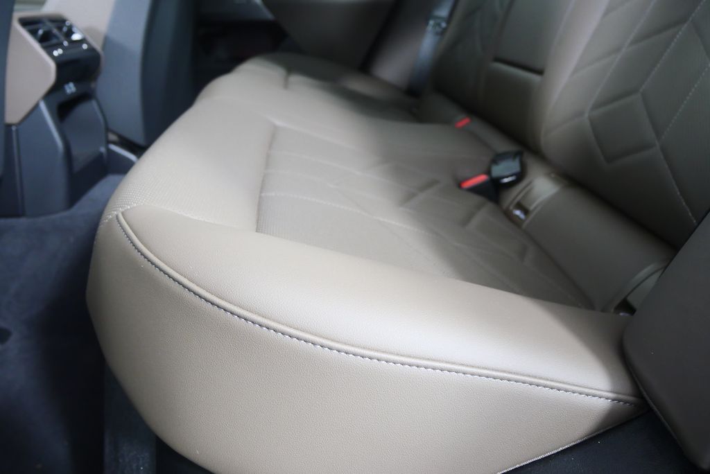 Thumbnail: 2025 BMW 5 Series - 16