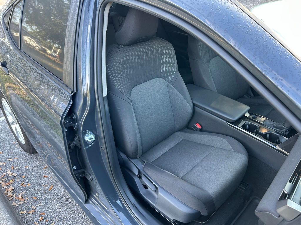 Thumbnail: 2025 Toyota Camry - 15