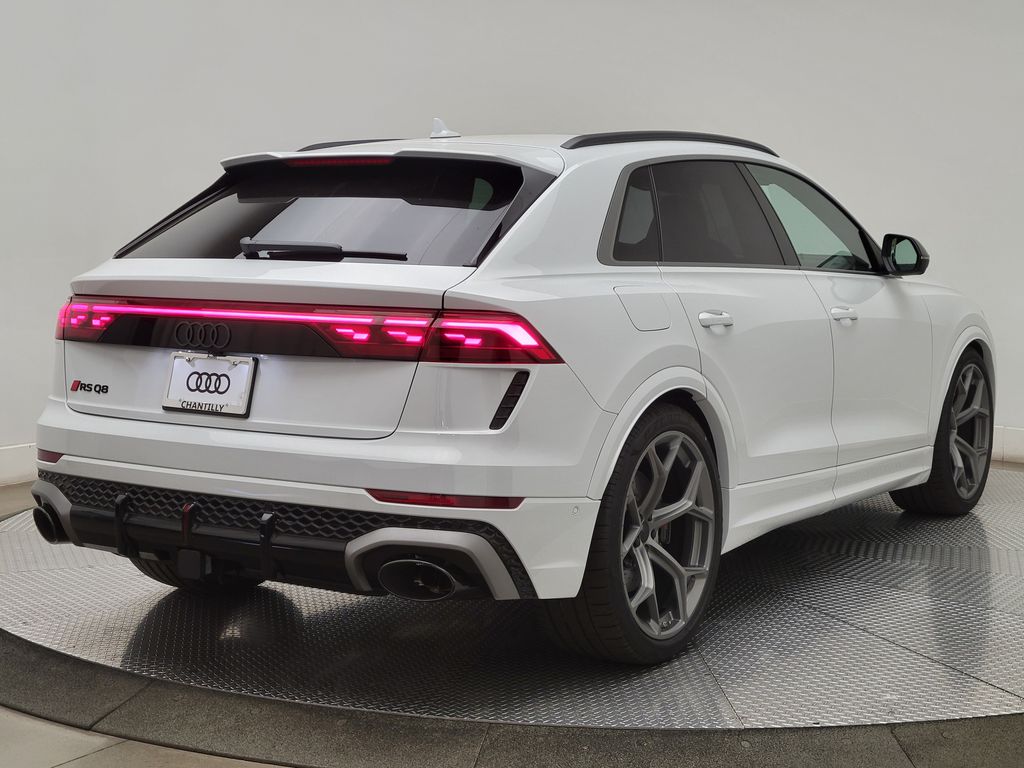 Thumbnail: 2026 Audi RS Q8 - 5