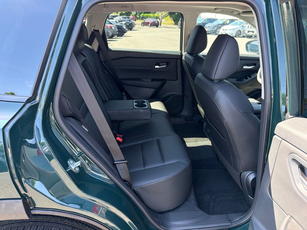 2026 Nissan Rogue Dark Armor - Photo 28