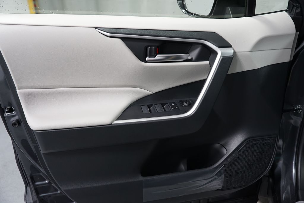 Thumbnail: 2025 Toyota RAV4 - 30