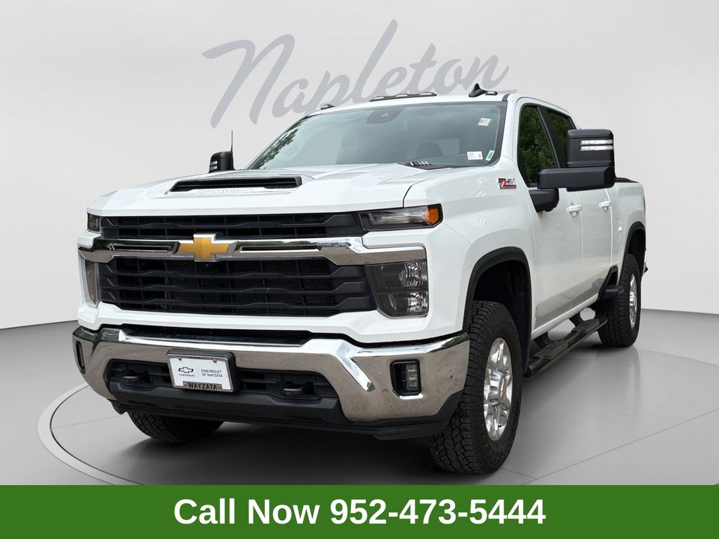 Summit White 2024 Chevrolet Silverado 2500HD Pickup Truck Four-Wheel Drive Automatic