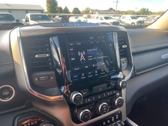 2019 Ram 1500 Laramie photo 4