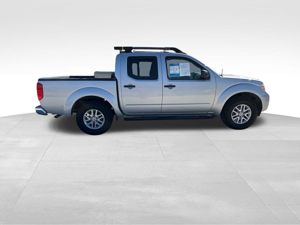 2017 Nissan Frontier SV 11