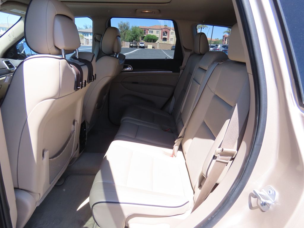Thumbnail: 2015 Jeep Grand Cherokee - 11