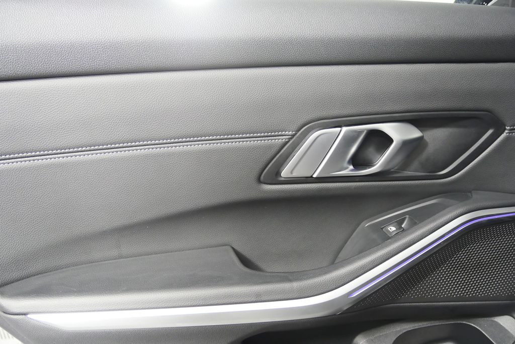 Thumbnail: 2020 BMW 3 Series - 14