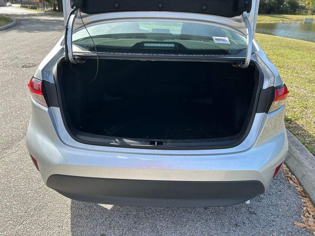 Thumbnail: 2025 Toyota Corolla - 10