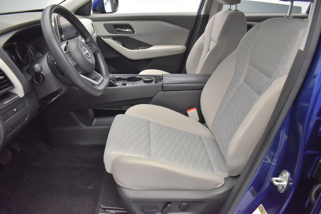 Thumbnail: 2023 Nissan Rogue - 12