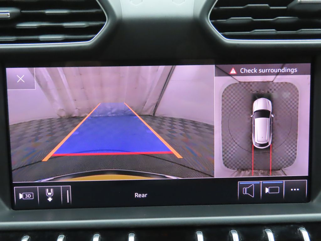 Thumbnail: 2019 Lamborghini Urus - 15