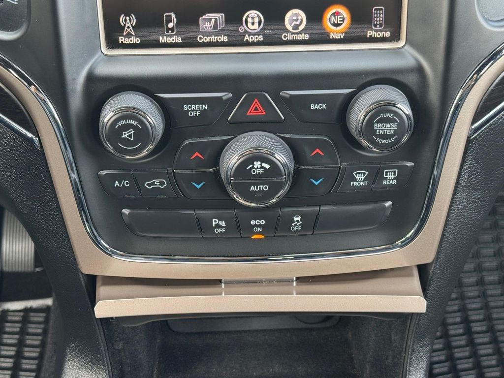 Used 2015 Granite Crystal Metallic Clearcoat Jeep Limited image 14