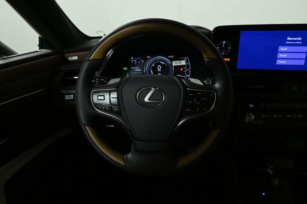 Thumbnail: 2025 Lexus ES - 18