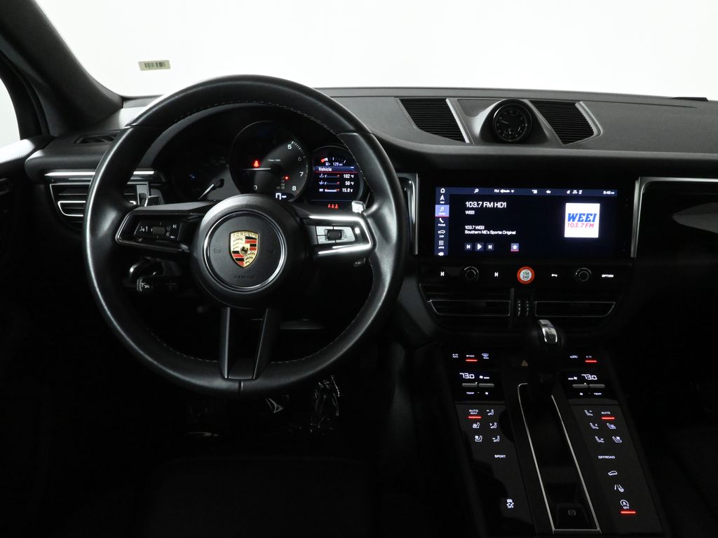 Thumbnail: 2024 Porsche Macan - 17