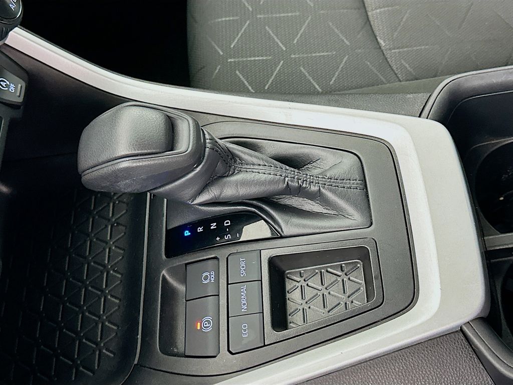 Thumbnail: 2024 Toyota RAV4 - 17