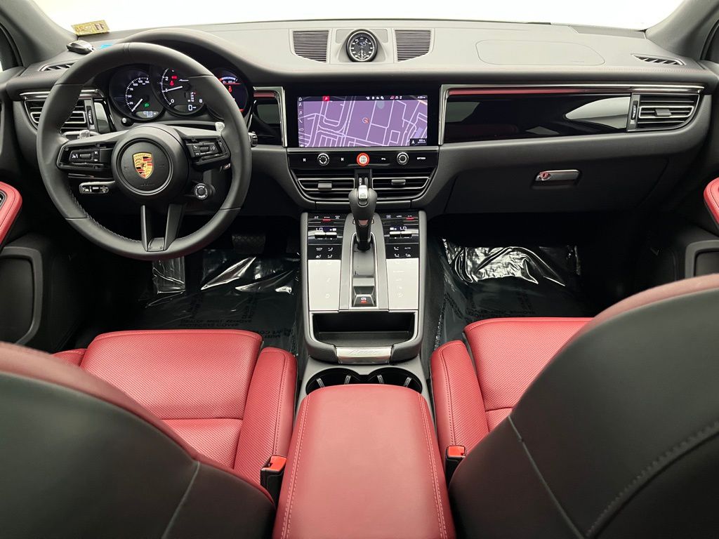Thumbnail: 2025 Porsche Macan - 30