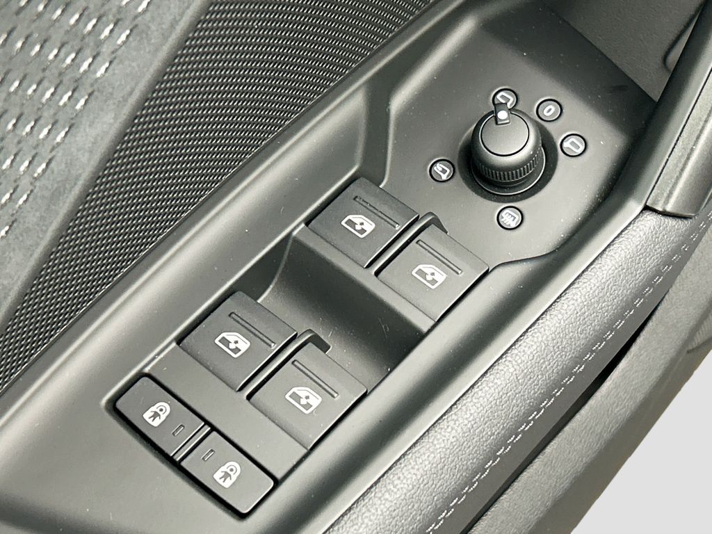 Thumbnail: 2025 Audi RS 3 - 22