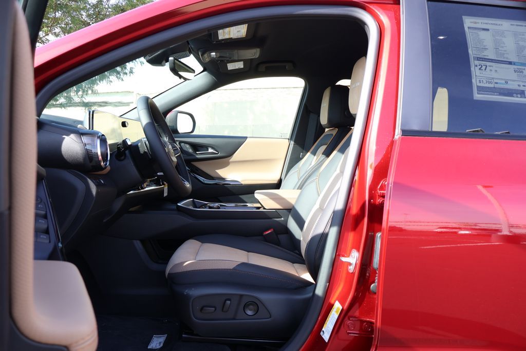 Thumbnail: 2027 Chevrolet Equinox - 14
