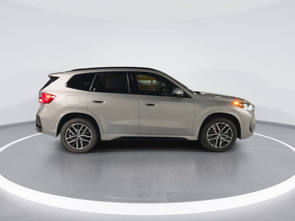 2025 BMW X1 xDrive28i 9