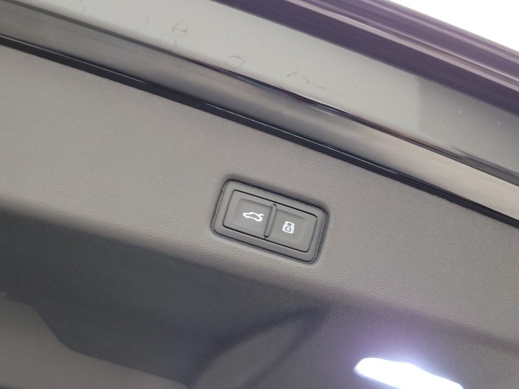 Thumbnail: 2025 Audi Q5 - 11